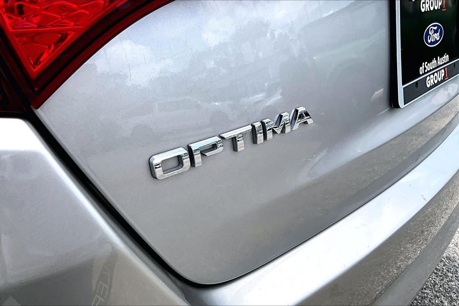 Used 2012 Satin Metal Kia LX image 10