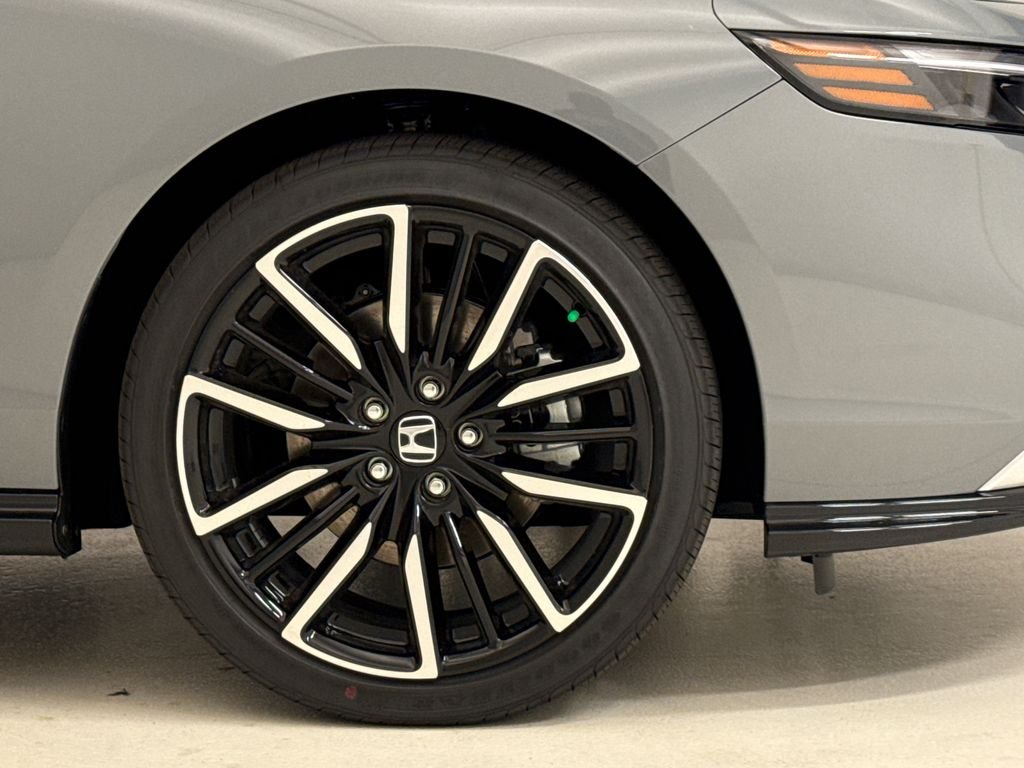 New 2026 Urban Gray Pearl Honda Touring image 7