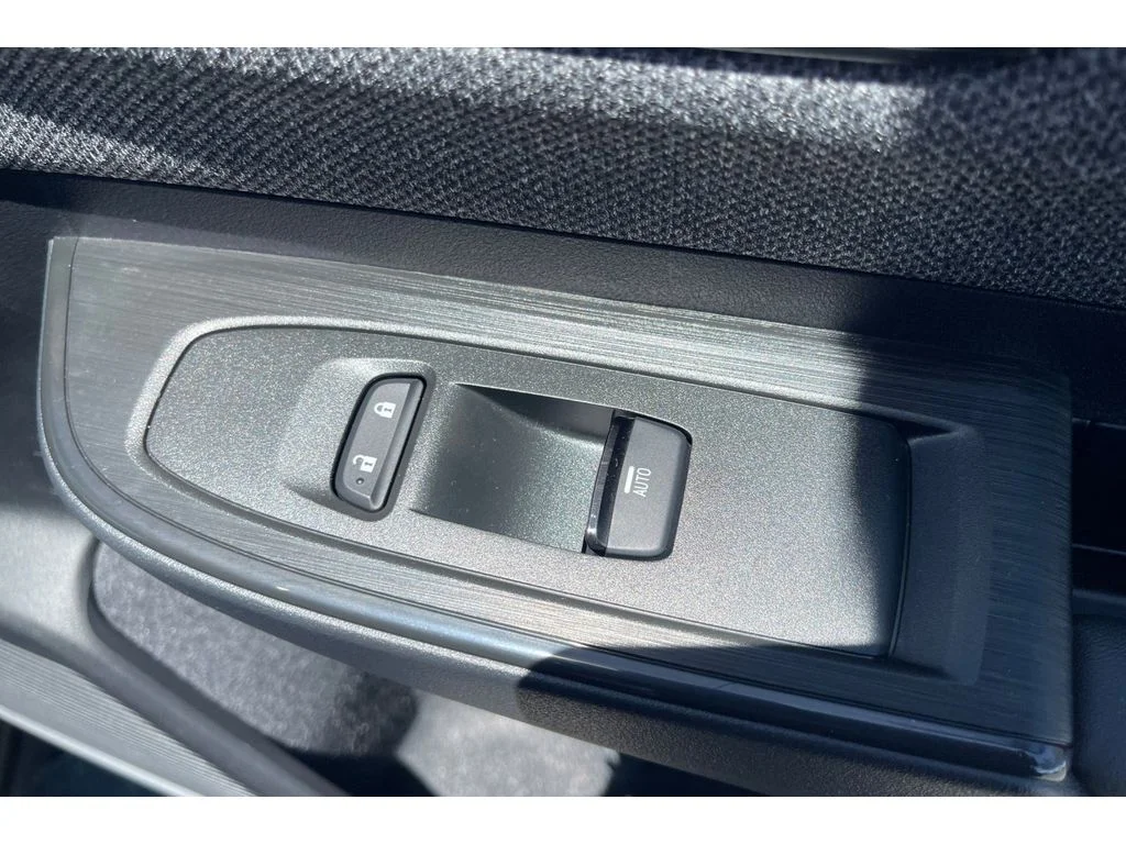 Used 2026 Sapphire Blue Pearl Subaru Premium image 22