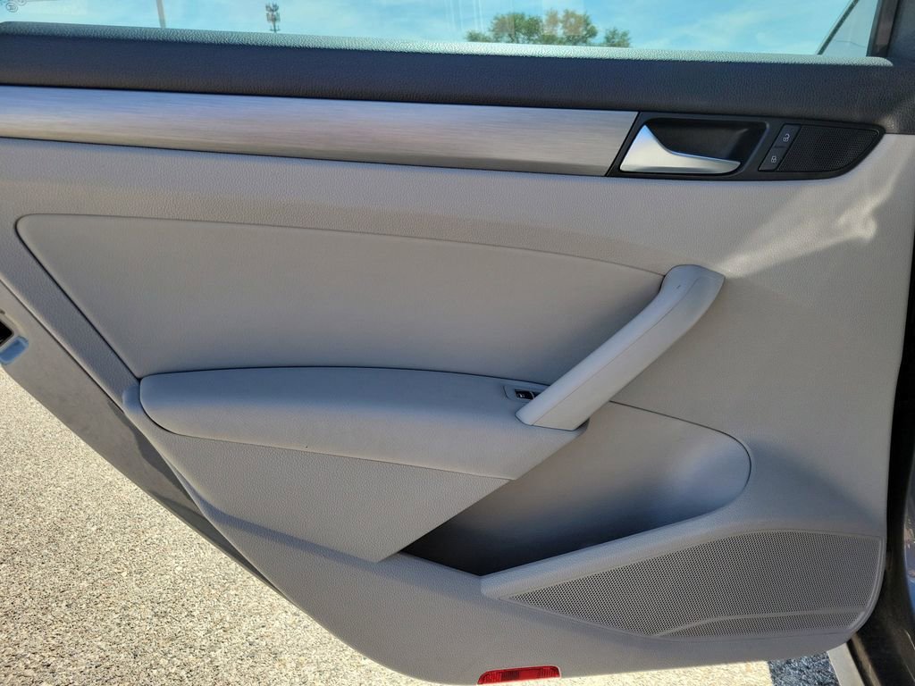 Used 2014 Gray Volkswagen 2.0L TDI SE image 8