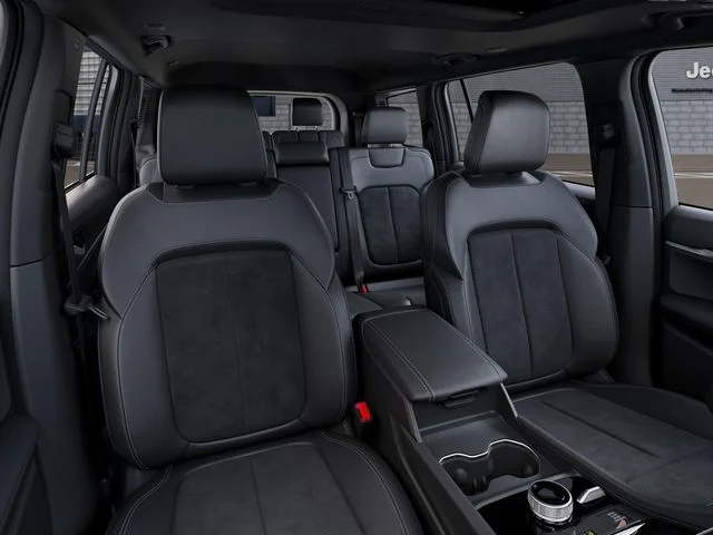 New 2026 Baltic Gray Metallic Clear-Coat Exterior Paint Jeep Laredo Altitude image 16
