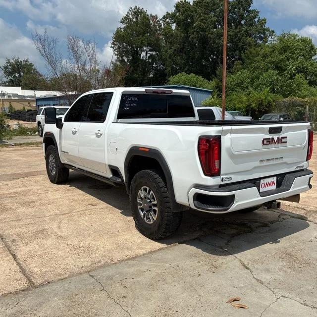 Used 2022 White GMC AT4 image 6