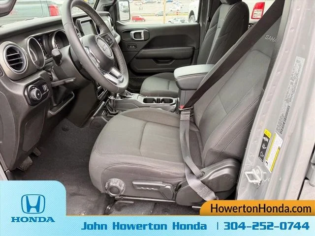 Used 2023 Gray Jeep Sahara image 13