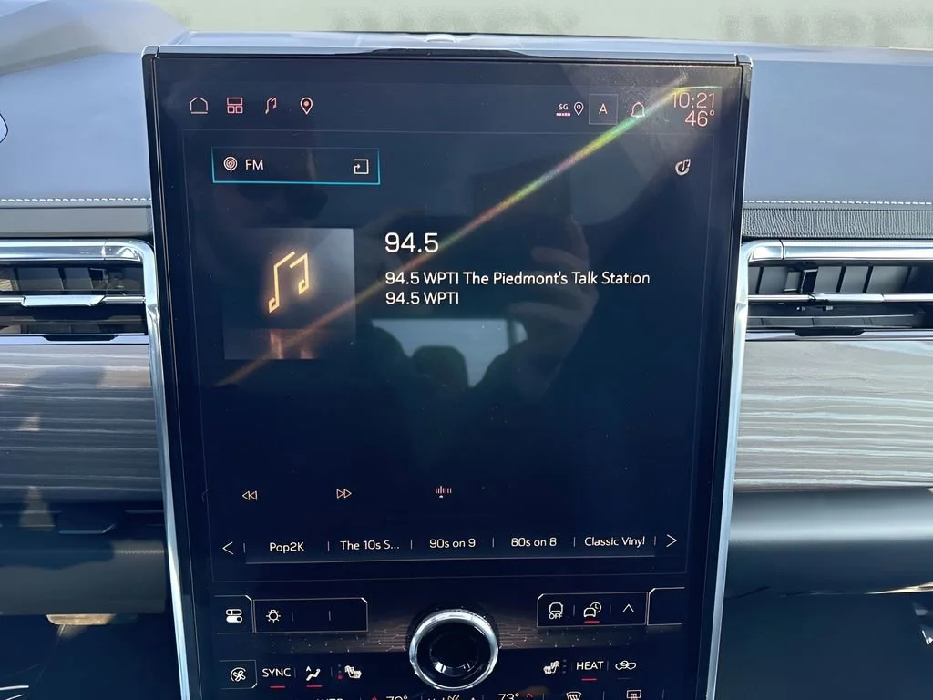 Used 2025 Onyx Black GMC Extended Range Denali image 20