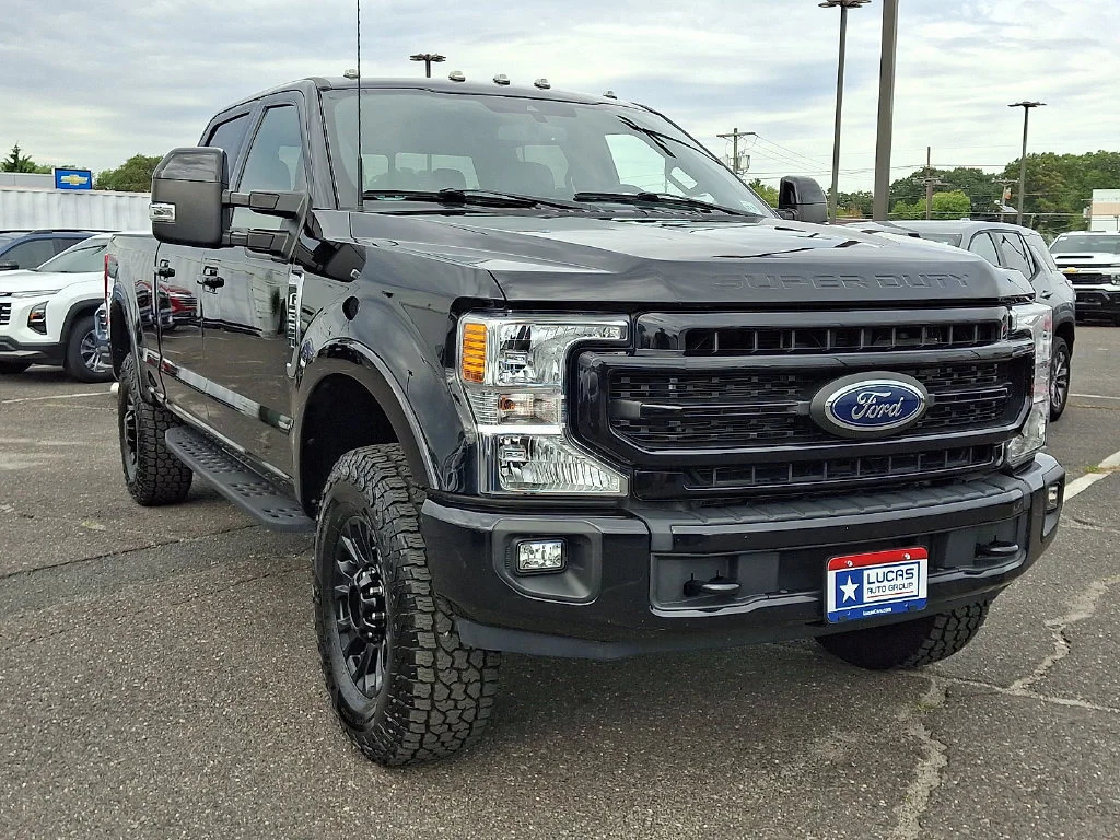 Used 2022 Black Ford LARIAT image 2