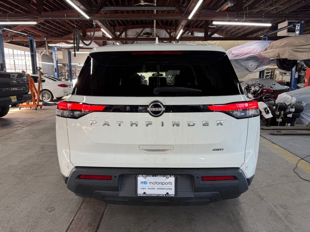 Used 2022 White Nissan S image 3