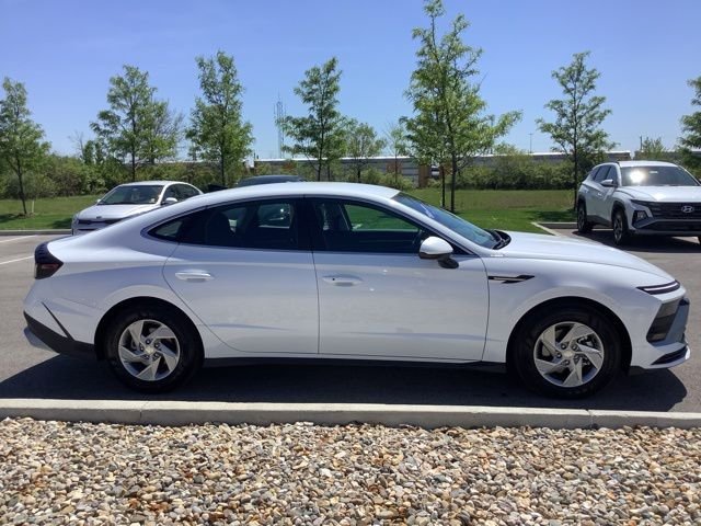 Certified Used 2026 White Hyundai SE image 5