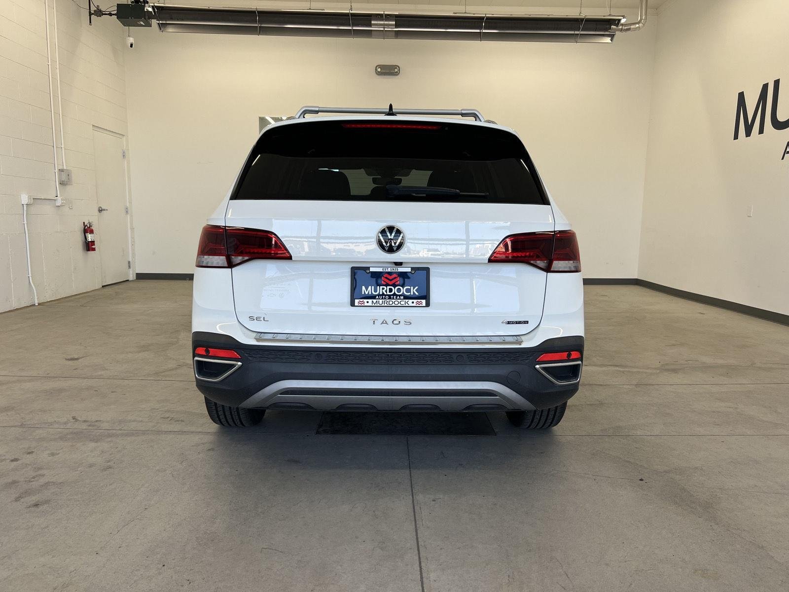 Used 2023 Pure White Volkswagen SEL image 3