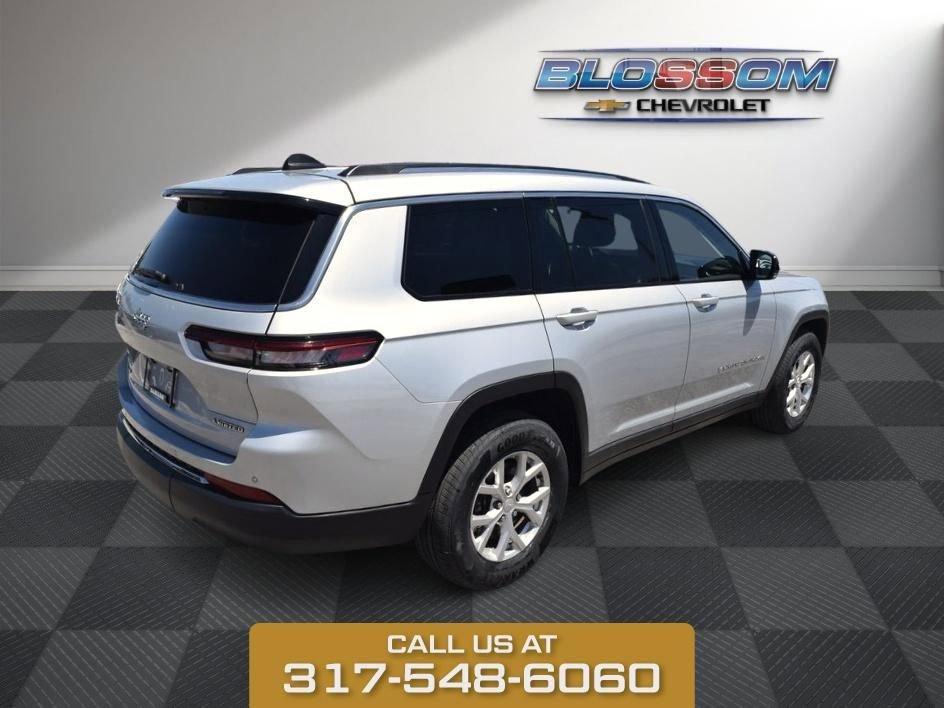 Used 2023 Silver Zynith Jeep Limited image 7