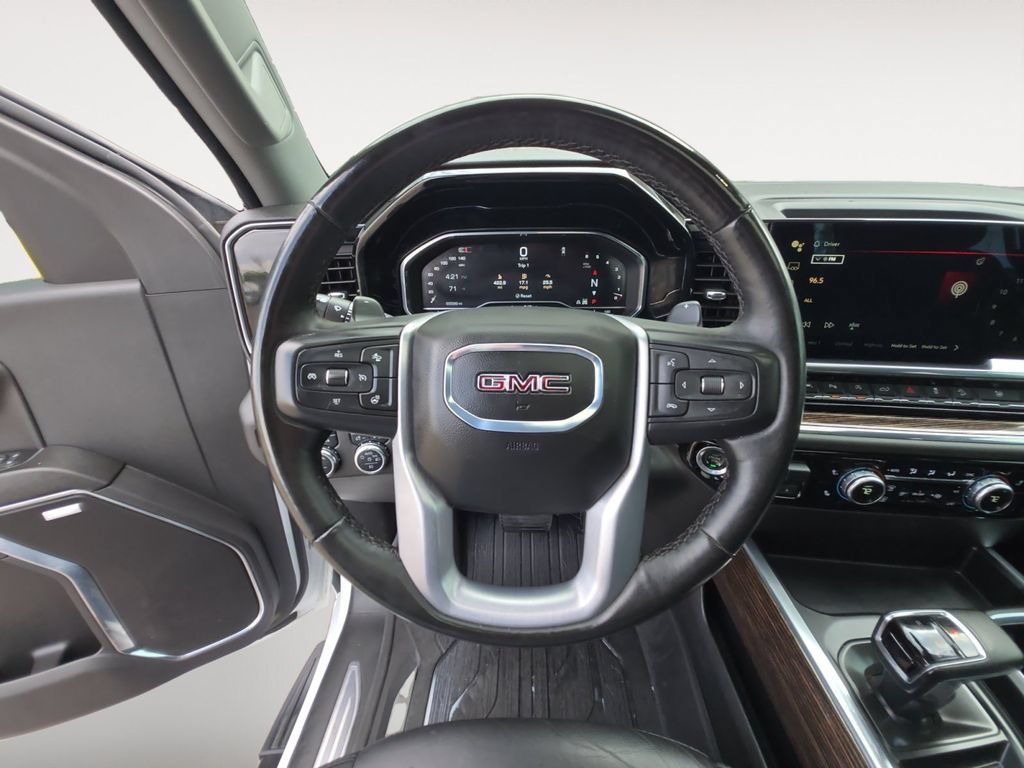 Used 2024 Summit White GMC Elevation image 19