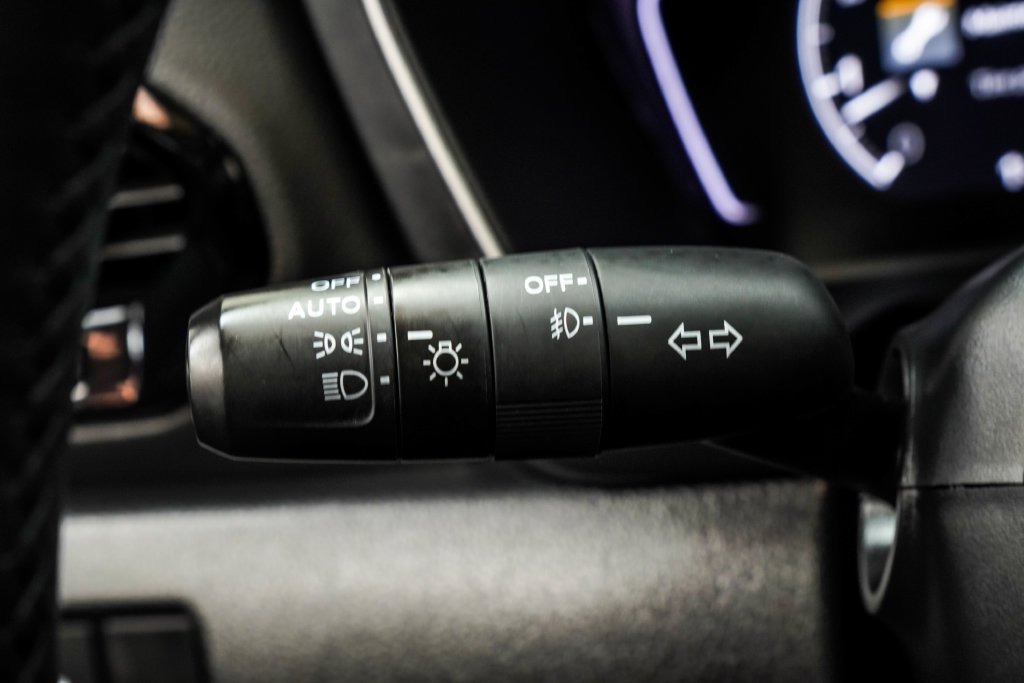 Used 2025 White Honda Touring image 42