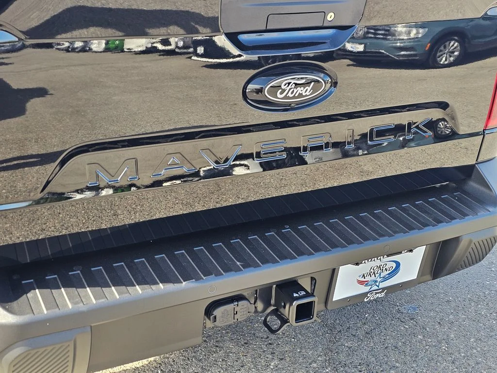 New 2025 Black Ford XLT image 15