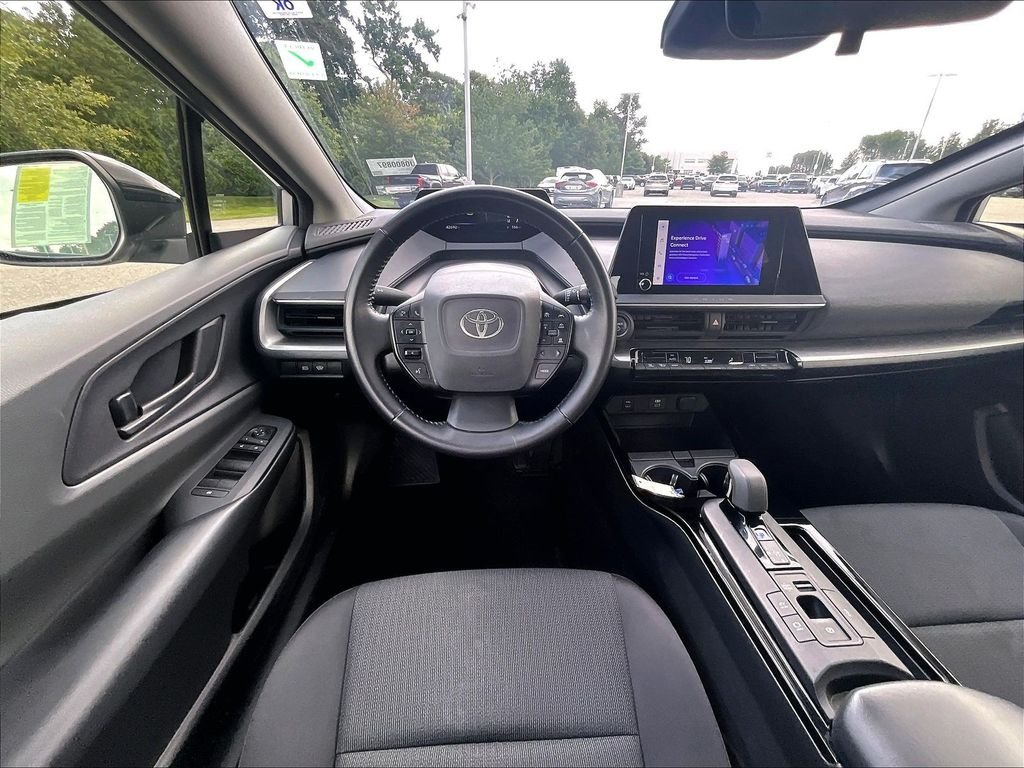 Used 2023  Toyota LE image 17