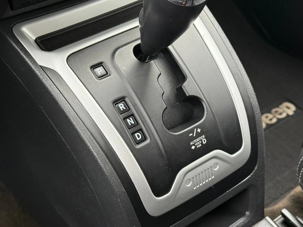 Used 2017 Gray Jeep Latitude image 14