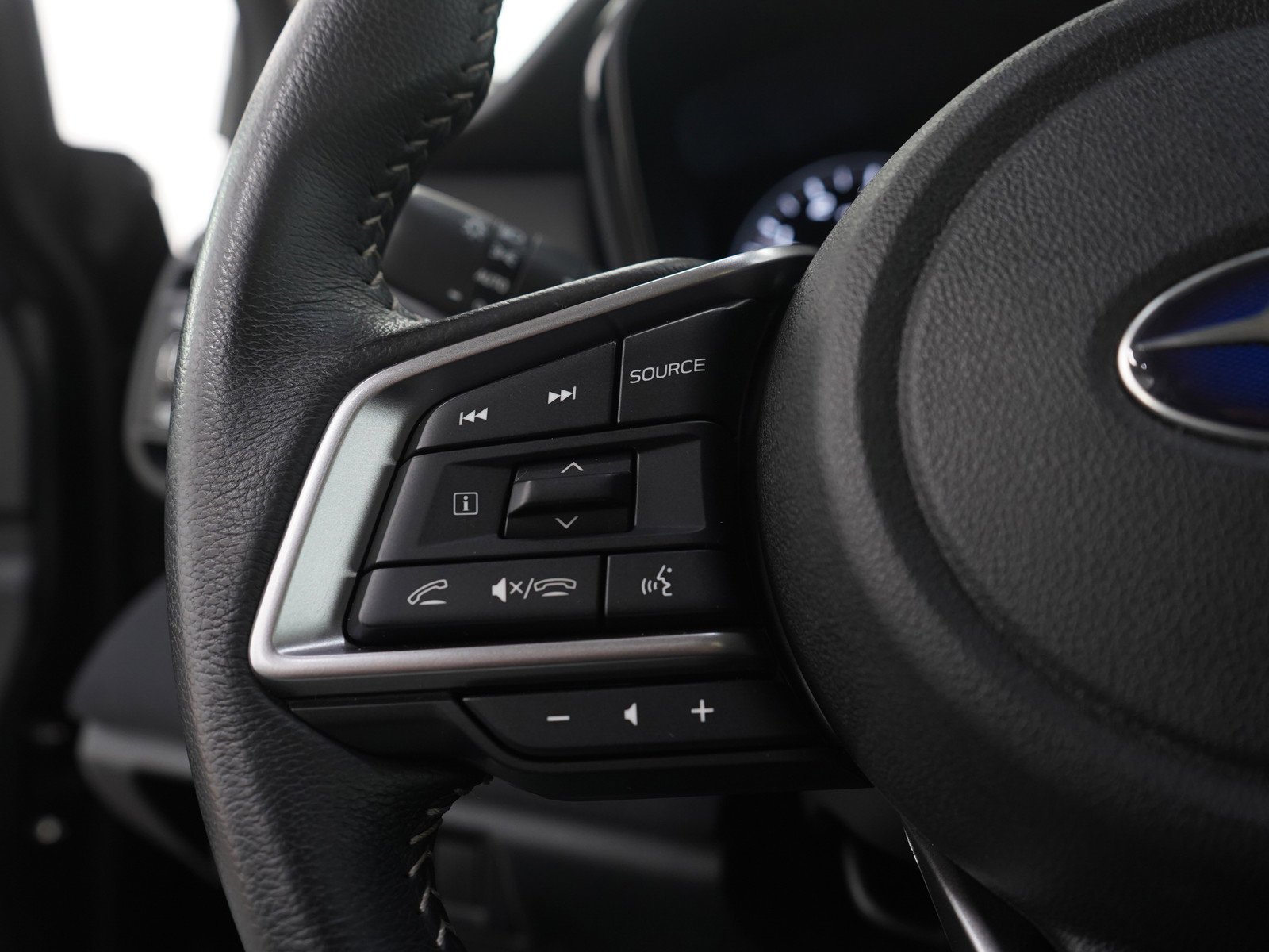 Used 2025 Crystal Black Pearl Subaru Premium image 25