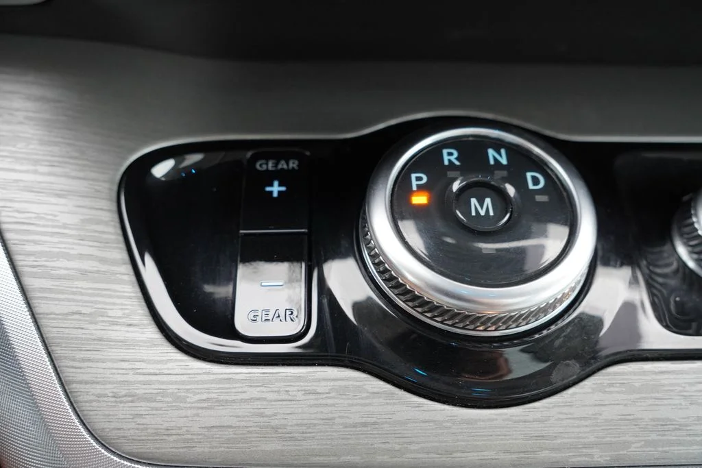 Used 2025 Silver Ford Platinum image 35