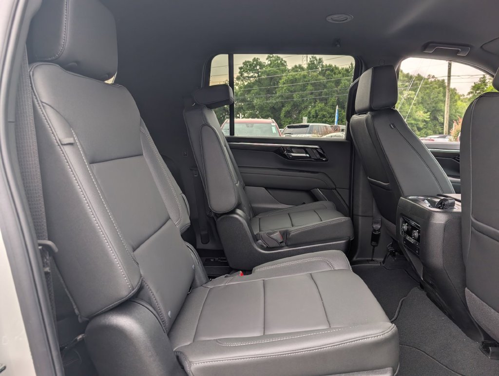 2026 Chevrolet Suburban LT - Photo 25