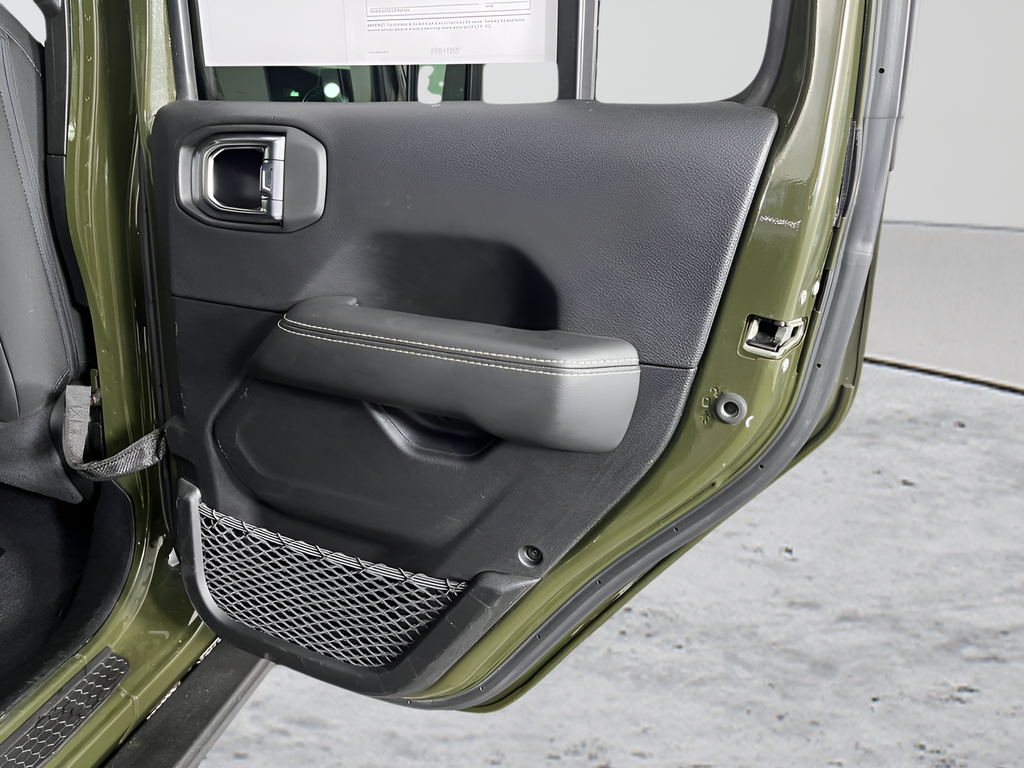 Used 2021 Green Jeep Unlimited Sahara image 13