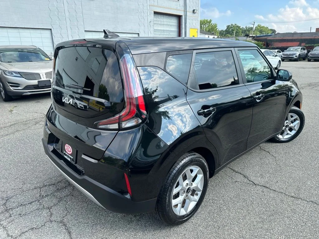 Used 2023 Black Kia LX image 6