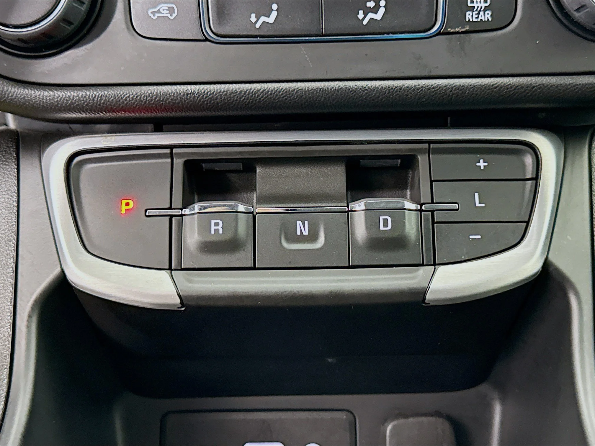 Used 2023 Ebony Twilight Metallic GMC SLE image 18