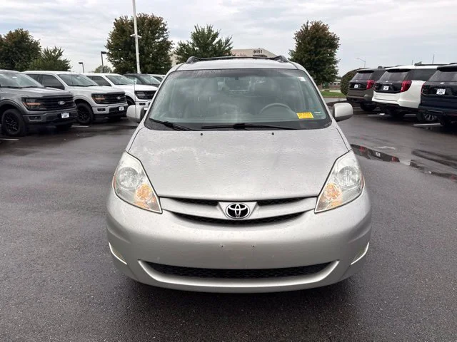 Used 2008 Silver Shadow Pearl Toyota XLE image 2