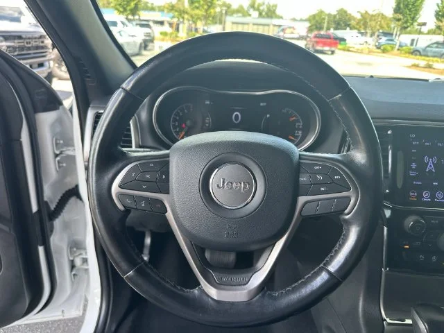 Used 2020 White Jeep Altitude image 15