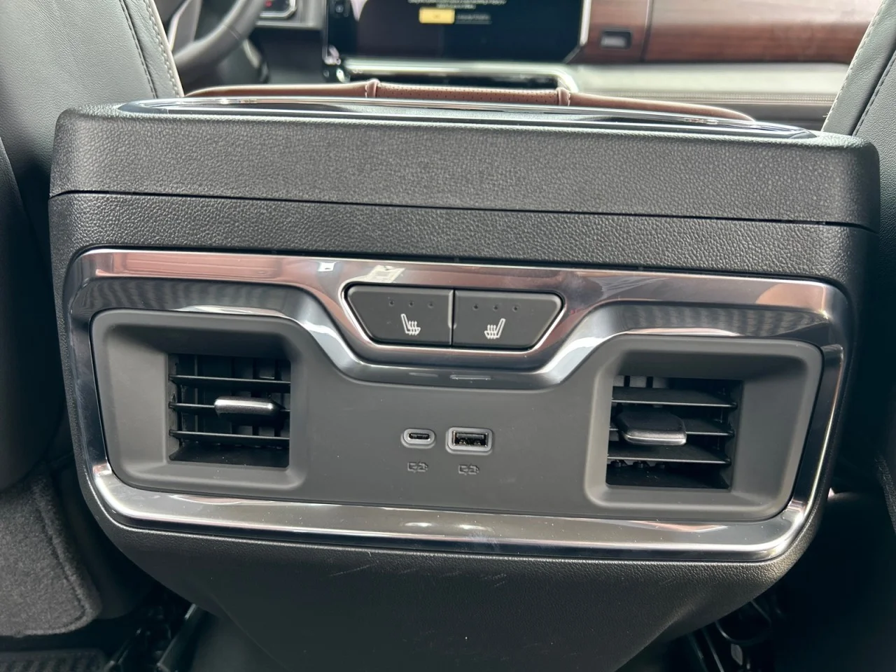 New 2026 Glacier White Tricoat GMC Denali Ultimate image 24