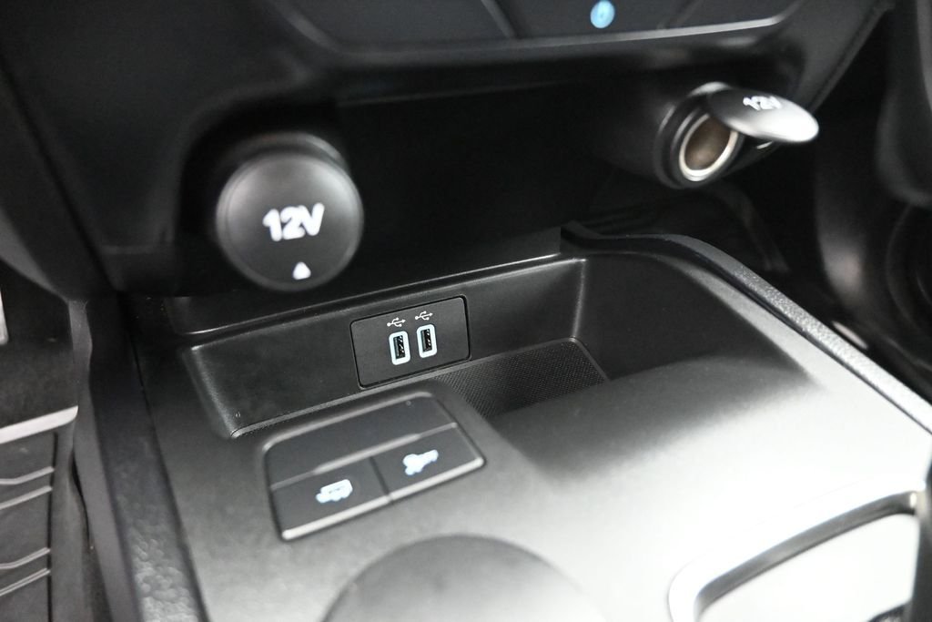 Used 2023 Black Ford XLT image 16