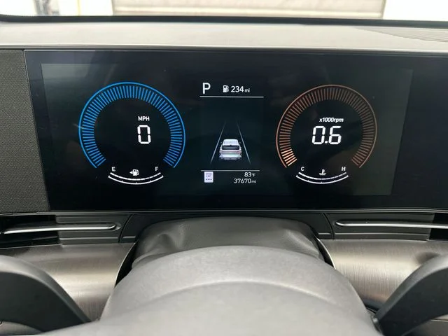 Used 2025 Gray Hyundai SEL image 11