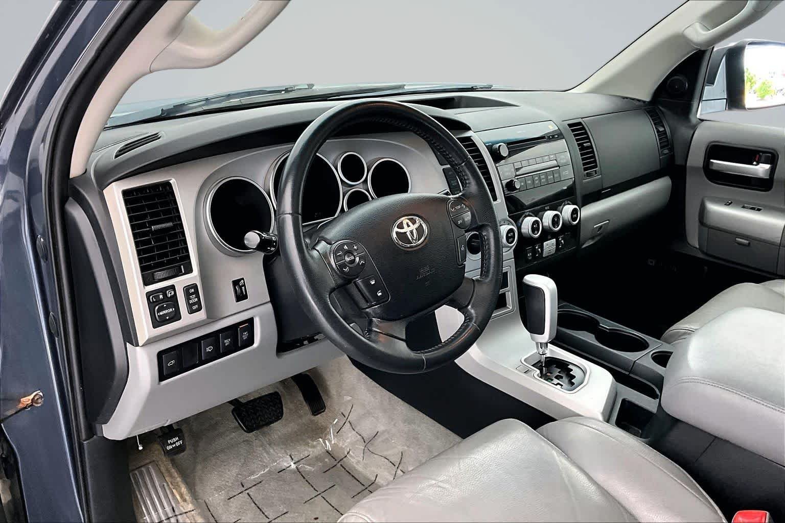 Used 2008 Toyota Sequoia Limited with VIN 5TDBY68A18S018193 for sale in Des Moines, IA