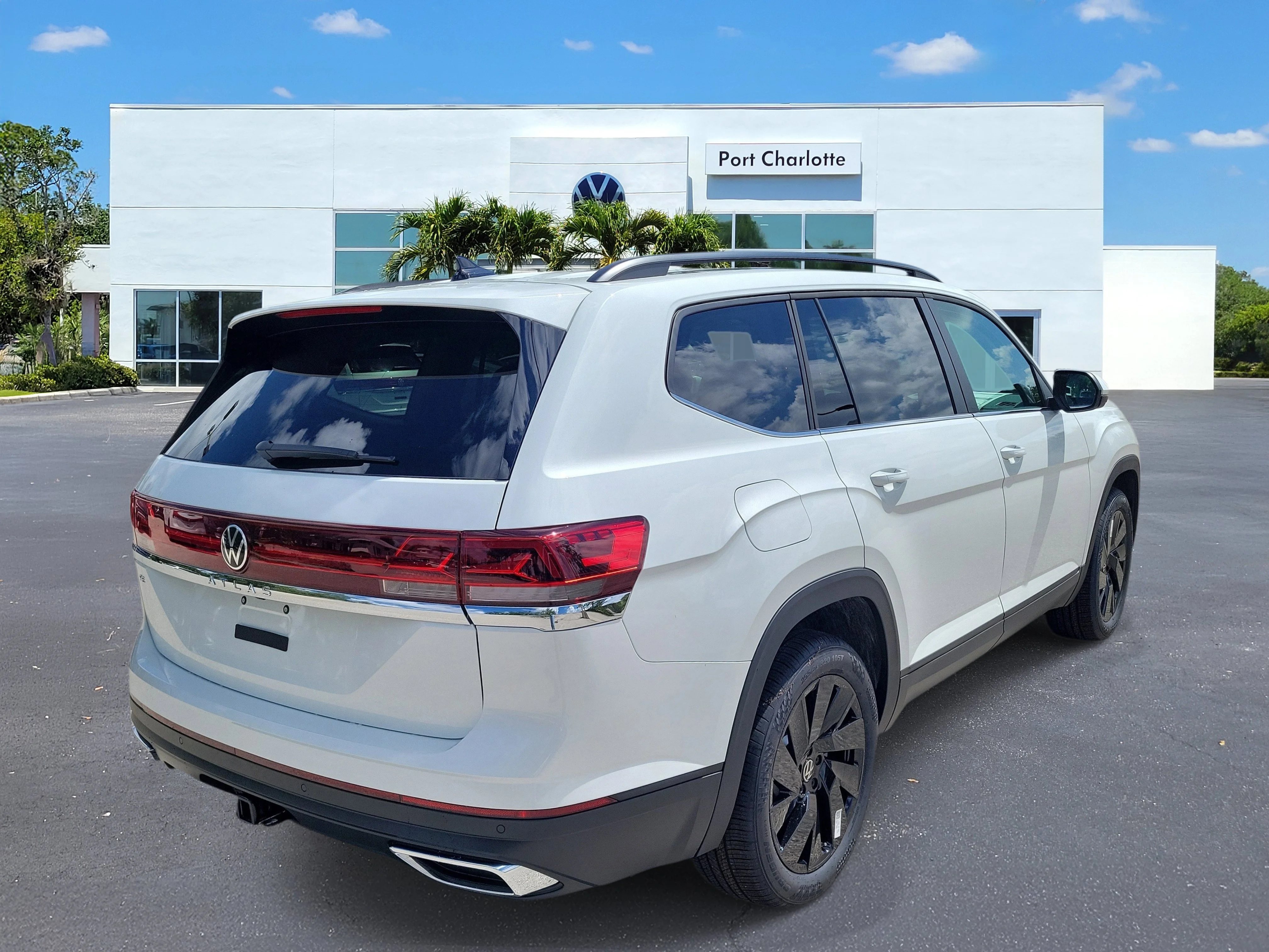 New 2026 White Volkswagen SE w/Technology image 31