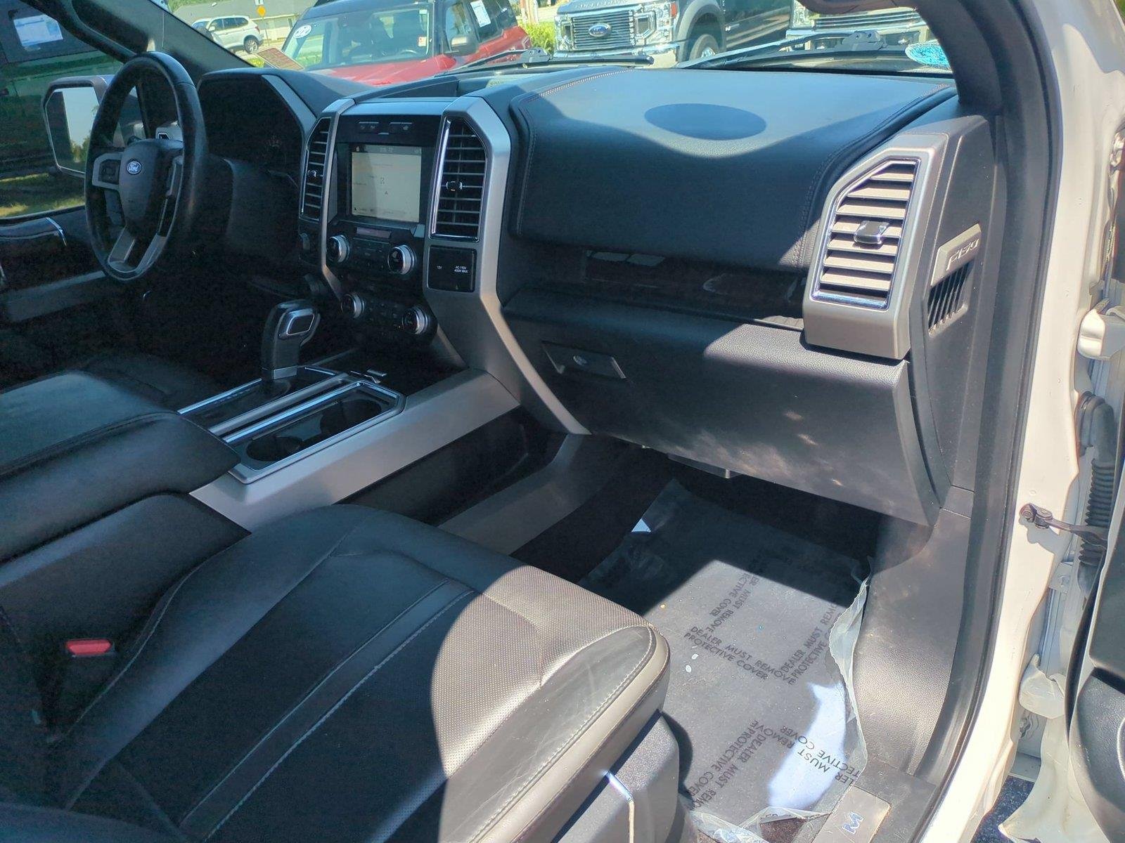 Used 2016 White Platinum Metallic Tri-Coat Ford Platinum image 39