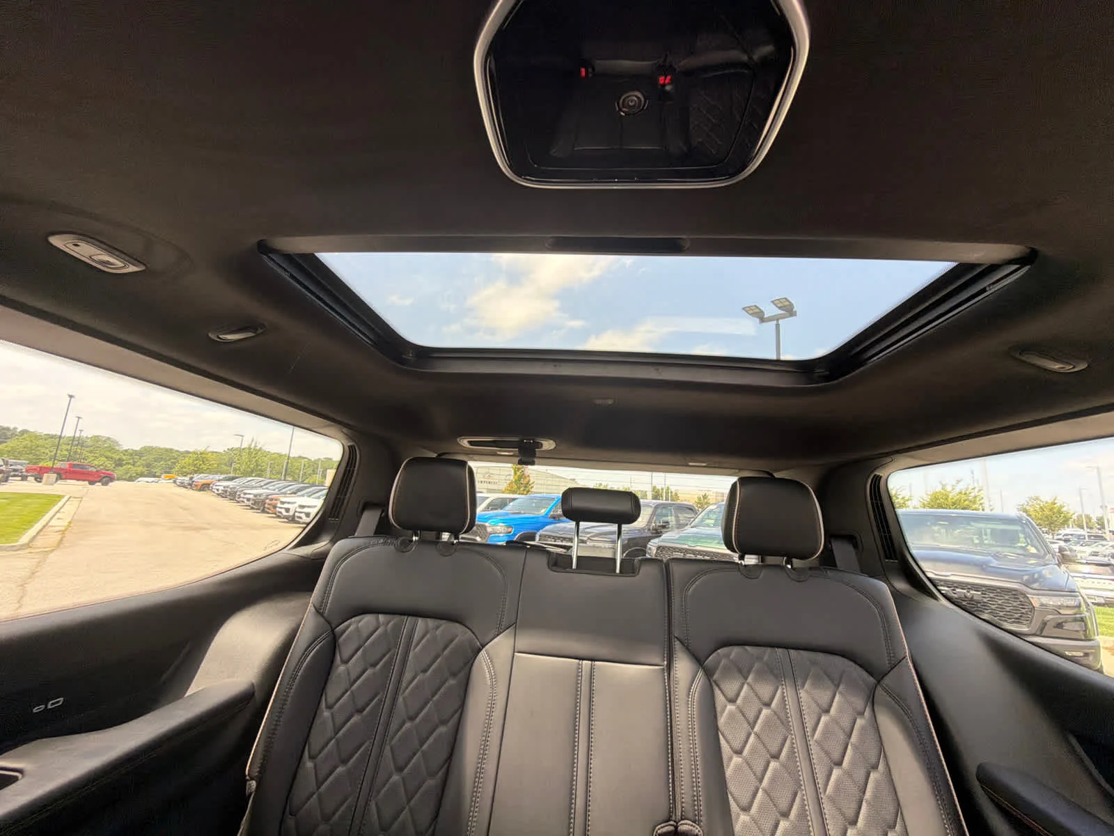 New 2026 Bright White Clearcoat Jeep Summit Reserve image 39