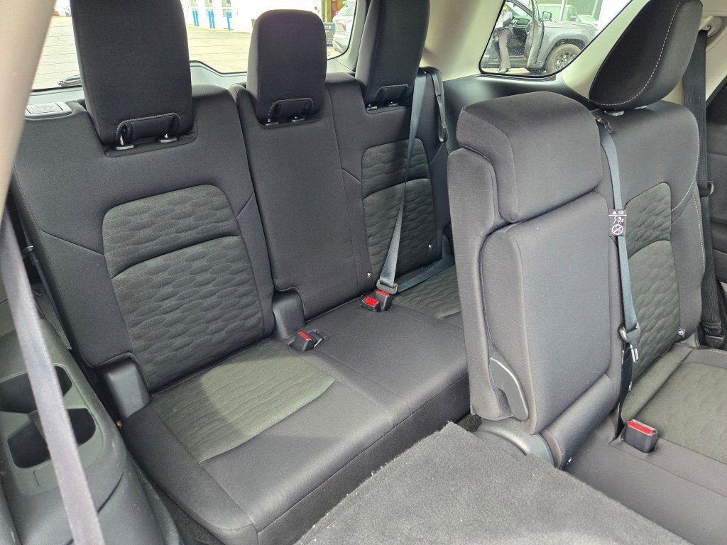 2025 Nissan Pathfinder SV - Photo 12