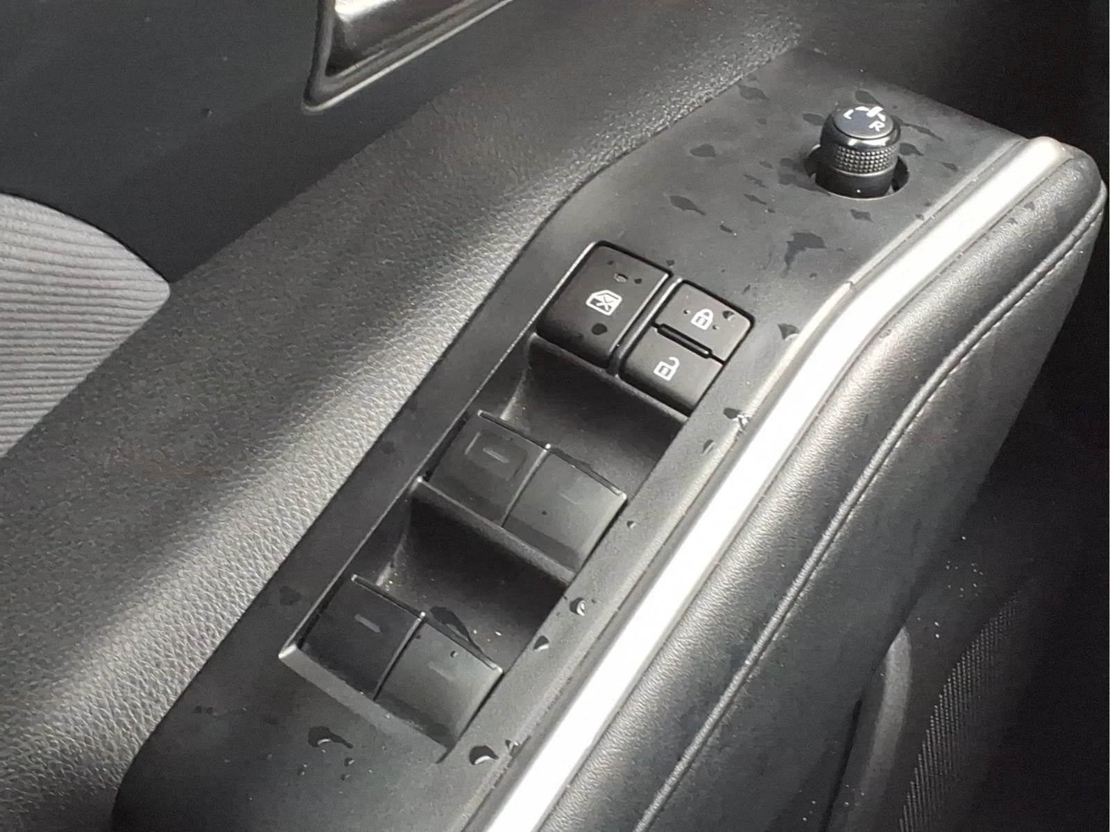 2024 Toyota Highlander LE - Photo 18