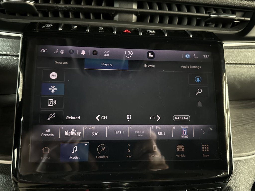 Used 2023 Velvet Jeep Limited image 24