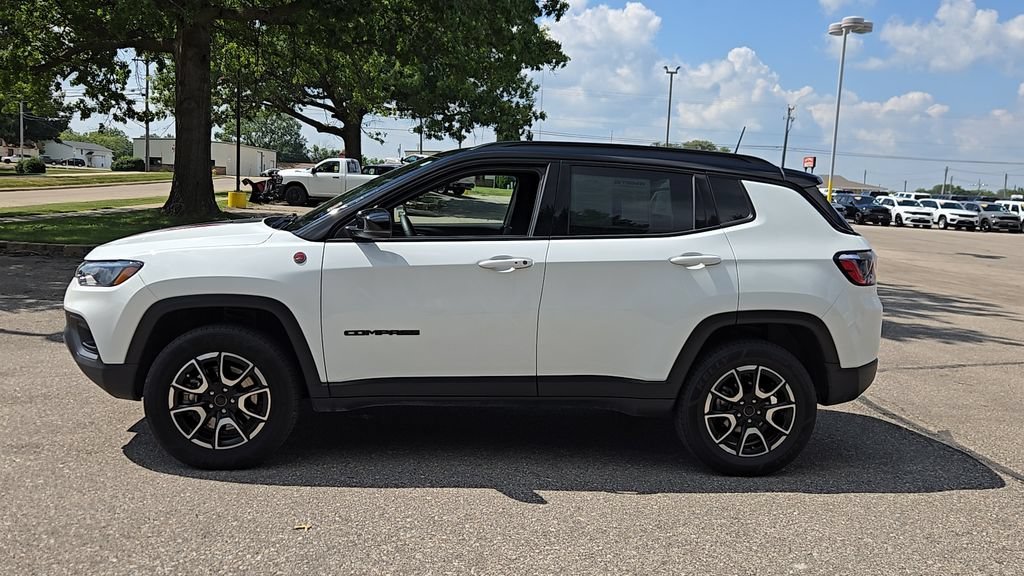 Used 2025 Bright White Clearcoat Jeep Trailhawk image 5