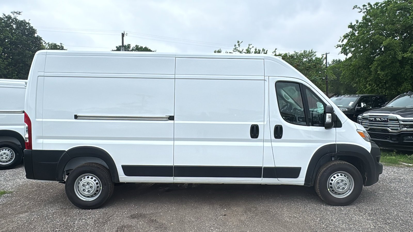 New 2026 Bright White Clear-Coat Exterior Paint RAM Tradesman image 4