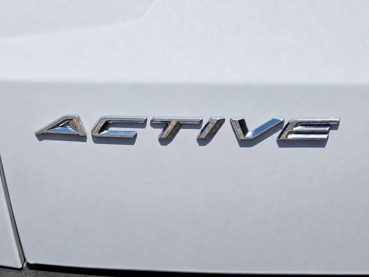 Used 2025 Space Silver Ford Active image 8