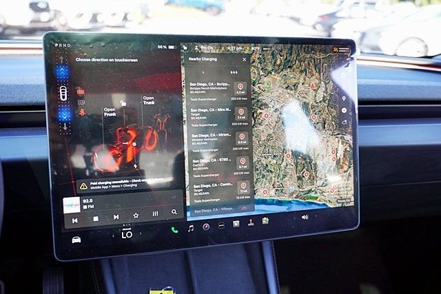 Used 2025  Tesla Long Range image 30