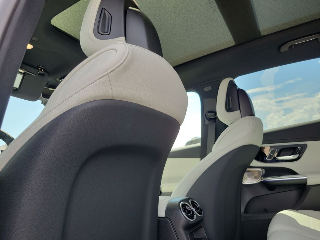 New 2027 Cirrus Silver Metallic Mercedes-Benz GLC 300 image 11