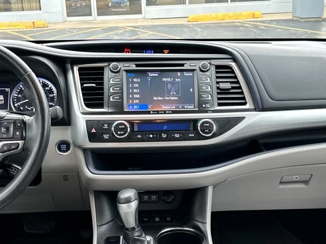 Used 2017 Shoreline Mist Toyota XLE image 27