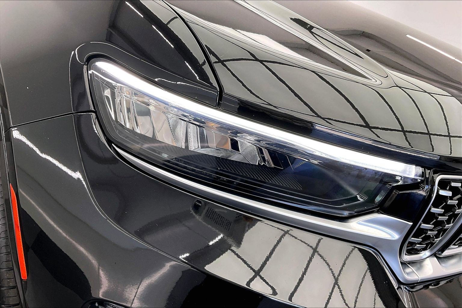 Used 2022 Diamond Black Crystal Pearlcoat Jeep Summit 4xe image 28
