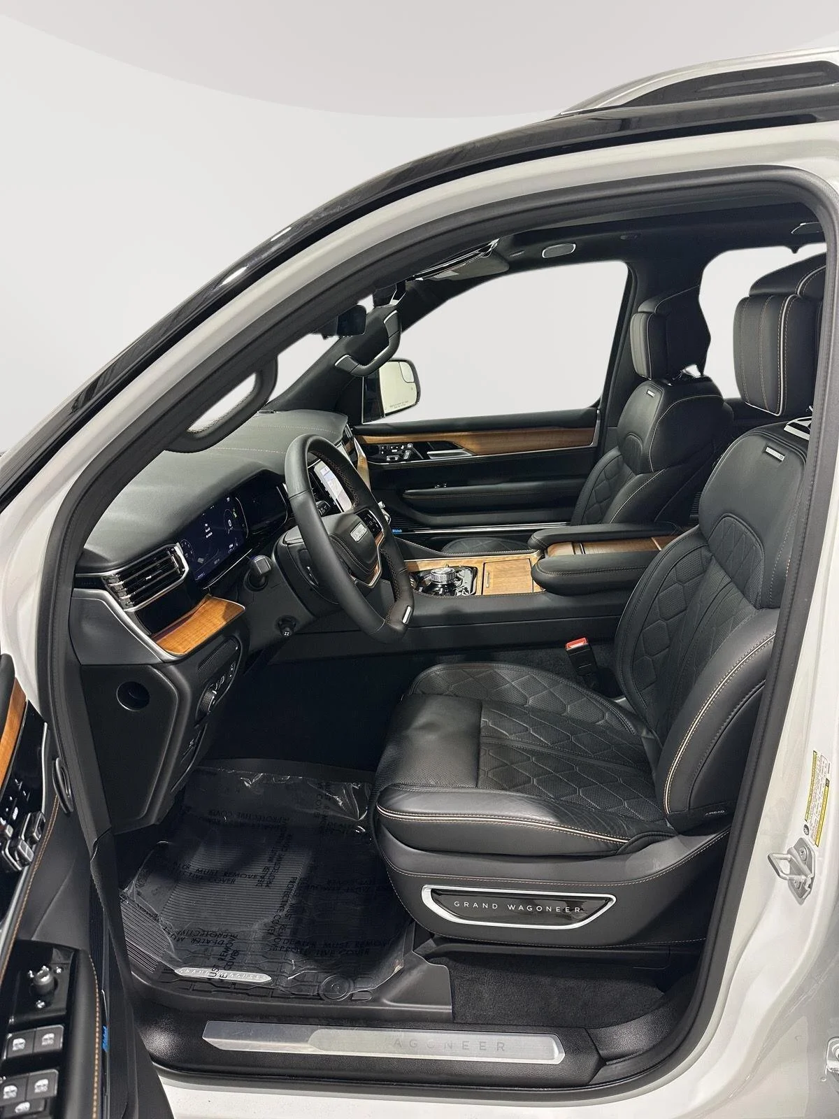 Used 2025 White Jeep Series III image 9