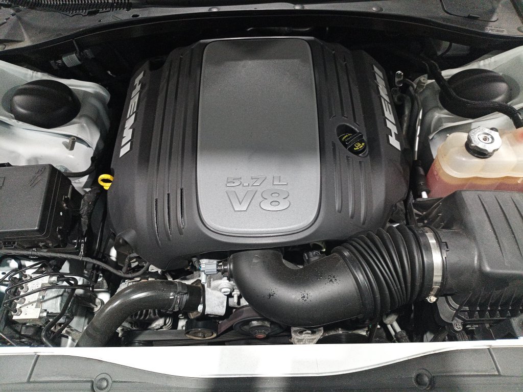 Used 2022 White Chrysler S image 25