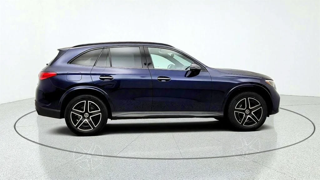 Used 2023 Nautical Blue Metallic Mercedes-Benz GLC 300 4MATIC SUV w/ AMG® Line & Exclusive Trim Package image 4