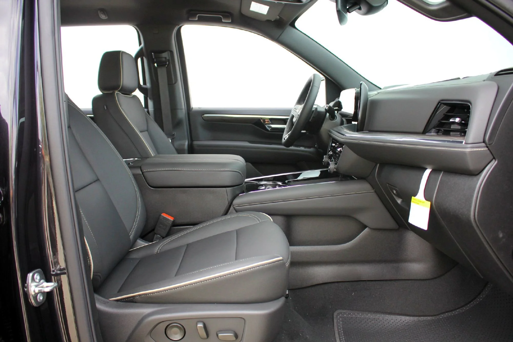 2026 Chevrolet Suburban Premier - Photo 13