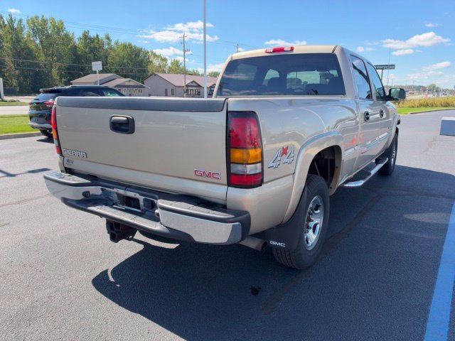 Used 2004 Beige GMC SLE image 14