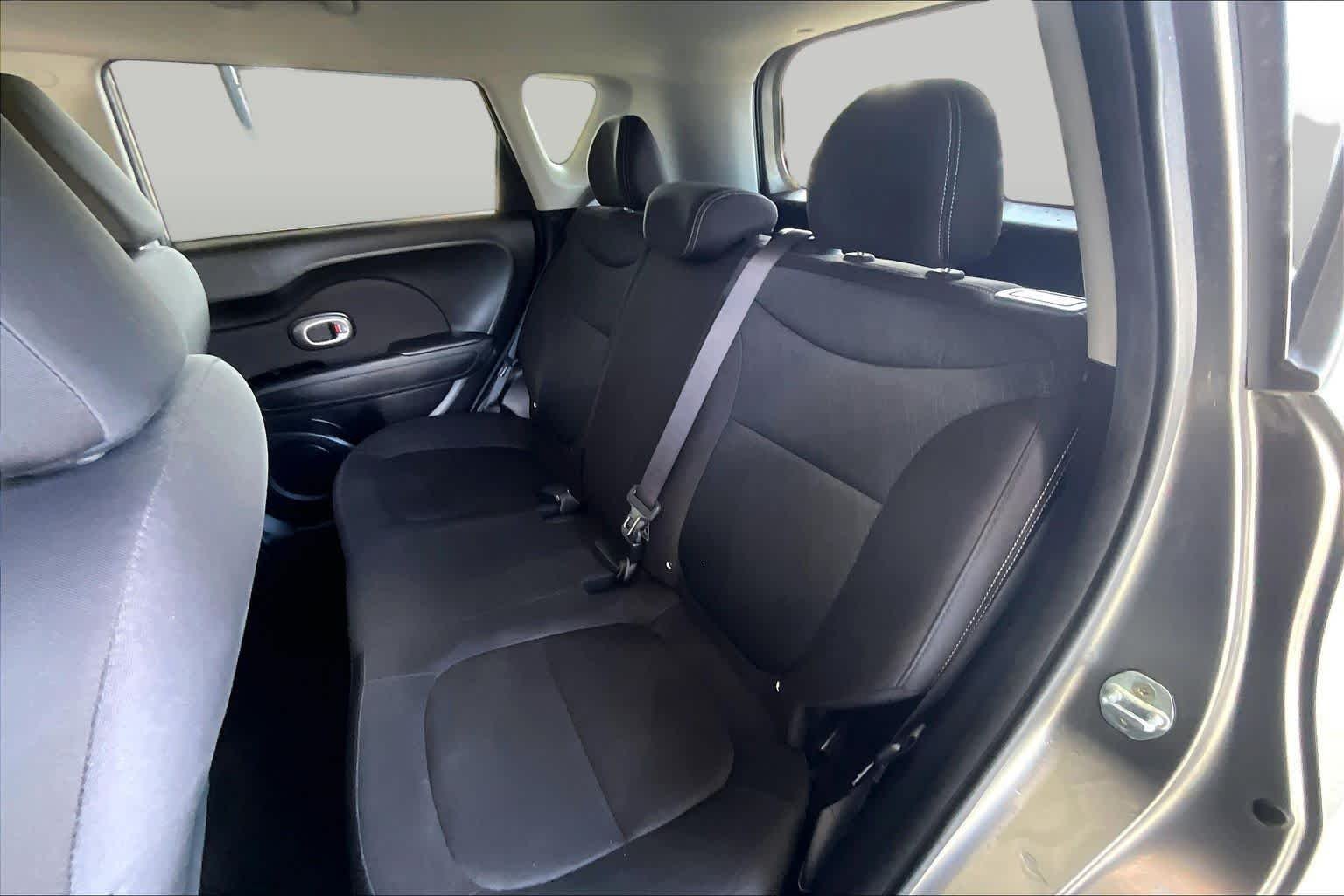 Used 2015 Titanium Gray Kia Base image 19