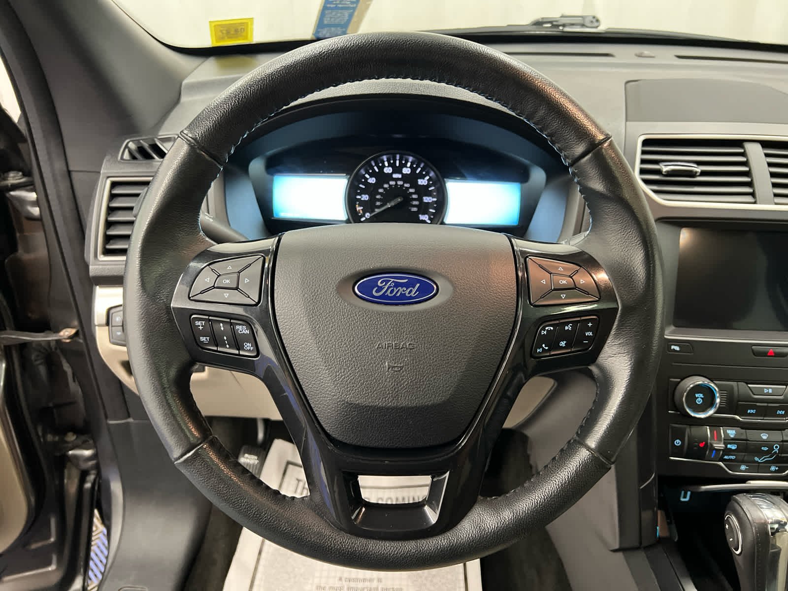 Used 2018 Magnetic Metallic Ford XLT image 14